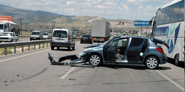 Bayramda trafik kazalarının bilançosu
