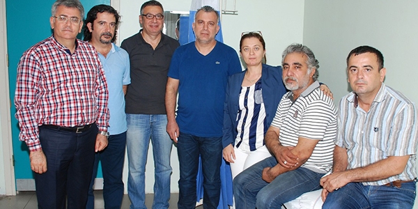 Doktoru linç edilmekten hastaları kurtardı