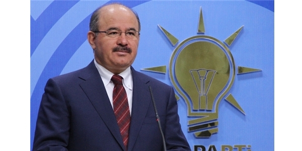 Başbakan Davutoğlu'nun konvoyunda kaza