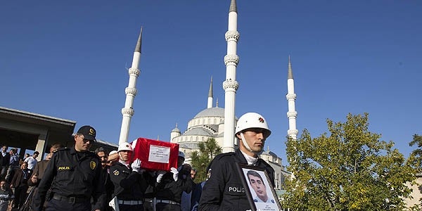 Şehit Emniyet Müdür Yardımcısı toprağa verildi