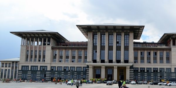 Erdoğan, Ak Saray'da incelemelerde bulundu