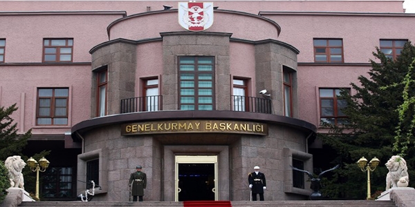 TSK: Bayrak indiren 4 kii yakaland