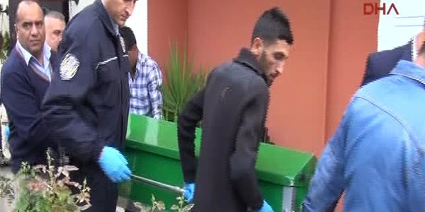 Avukat ve eşi villalarında bıçaklanarak öldürüldü