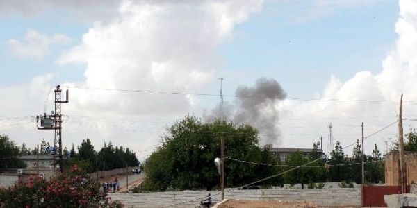 Sınır kapısına 3 havan topu isabet etti