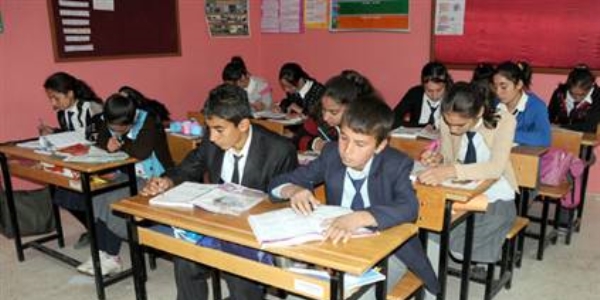 Ücretsiz kurslarda en çok hangi ders seçildi?