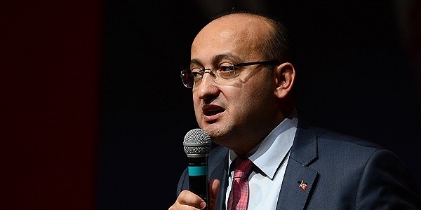 Akdoğan: Türkiye teröre teslim olacak ülke değil