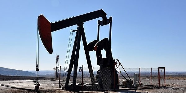 Brent petrol 4 yılın en düşüğüne ilerliyor