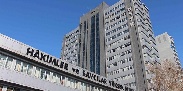 HSYK müfettişleri bütün soruşturmaları inceliyor