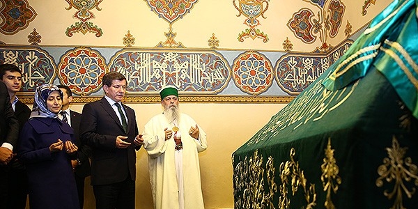 Davutoğlu Hacı Bektaş-ı Veli Türbesi'ni ziyaret etti