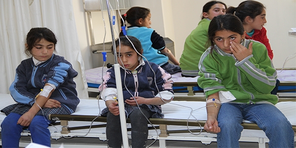 Törende rahatsızlanan 37 öğrenci hastaneye kaldırıldı