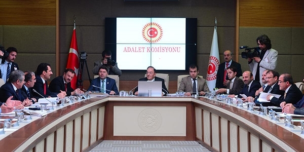 Komisyon 'Yargı Paketi'ni kabul etti