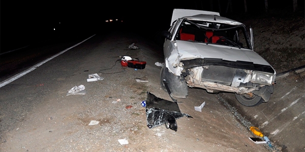 Kız öğrenciye çarpan otomobil takla attı: 3 yaralı