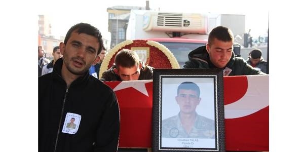 Askerde bıçaklanan er 40 gün sonra hayatını kaybetti