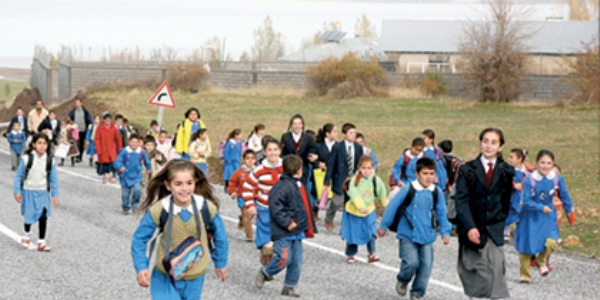 Doğu'da okullaşma oranı ilk kez ortalamanın üzerine çıktı