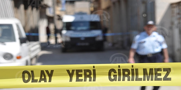 Çocuklar buldukları mayını okulun yanına bıraktı!