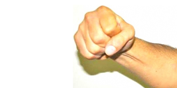 Öğretmenler gününde 4 öğretmeni dövmüşler!