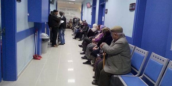 Celal Bayar Üniversitesi onkoloji uzmanı bulamıyor