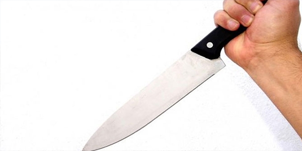 Kavgayı ayıran polise bıçaklı saldırı