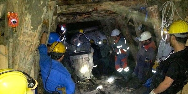 İşçilere ulaşmak için 12 bin 500 ton su boşaltıldı