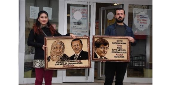 İşsizler, Cumhurbaşkanı ve Başbakan'a halı yolladı