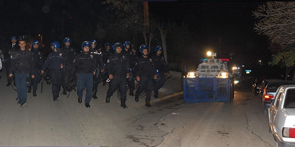Karşıt görüşlü öğrenciler arasında kavga