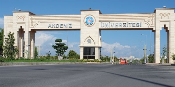Akdeniz Üniversitesinde eğitime ara verildi