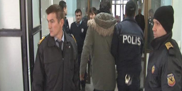 İstanbul Üniversitesi karıştı: 7 yaralı