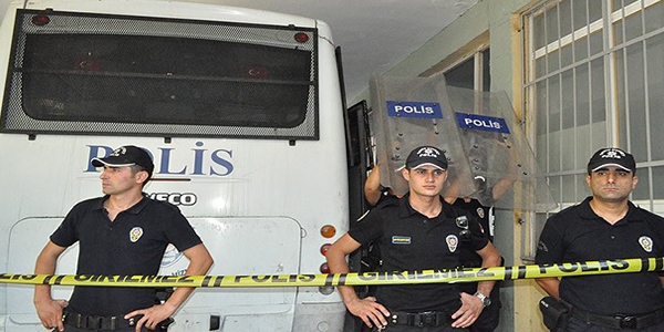 Özal davasında 5 polise beraat