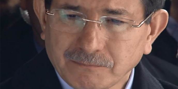 Davutoğlu gözyaşlarını tutamadı