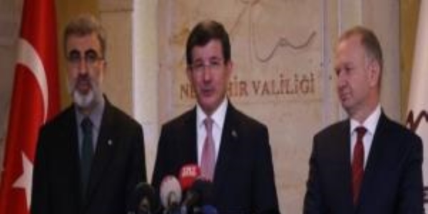 Davutoğlu: Tehdit ve şantaj dili sürece zarar verir