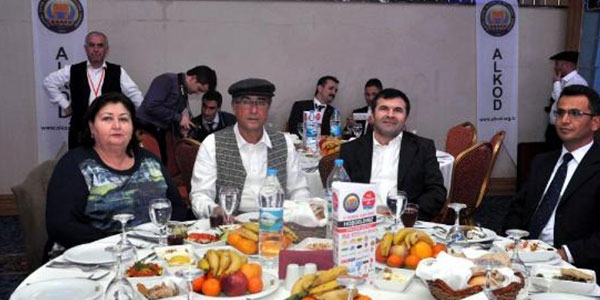 Fıkraya sinirlenen kaymakam programı terk etti