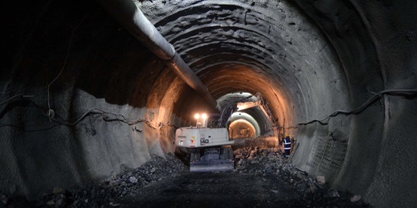 Türkiye'nin 'en uzun' demiryolu tünelinin 250 metresi açıldı