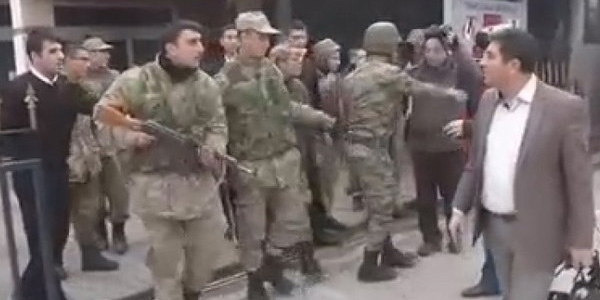 Asker ile Polis karşı karşıya geldi