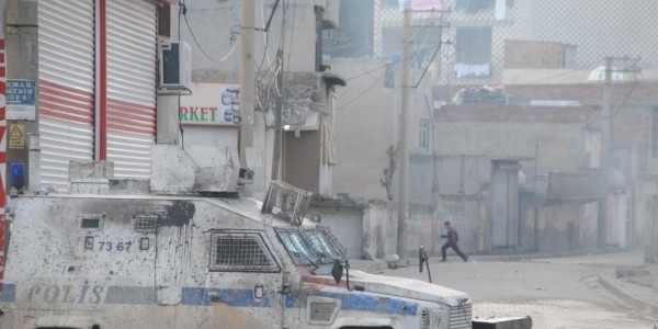 Cizre'de gerginlik: 2 l 3 yaral