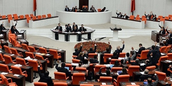 Yılın ilk günlerinde gözler Meclis'te olacak