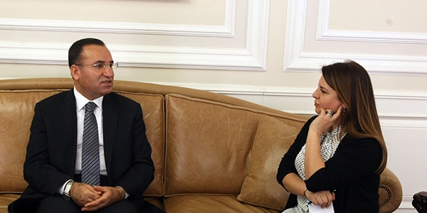 Bozdağ: Gülen Türkiye'ye Humeyni gibi gelecekti