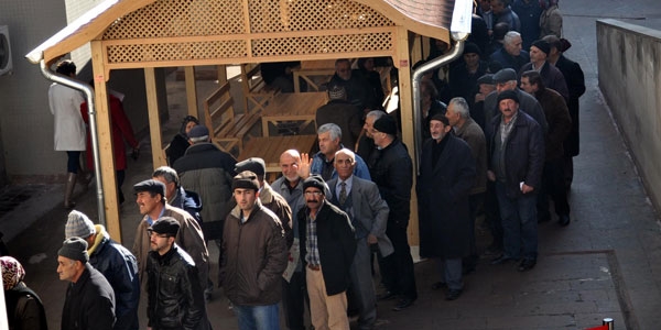 Kararı duyan parasını almaya koştu