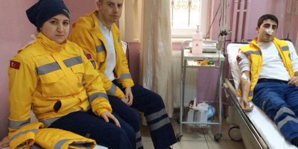 112 sağlık ekibine saldırı: 3 yaralı