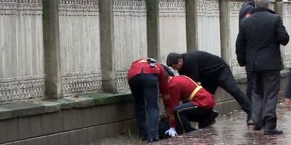 Dolmabahçe Sarayı'nda bombalı saldırgan...