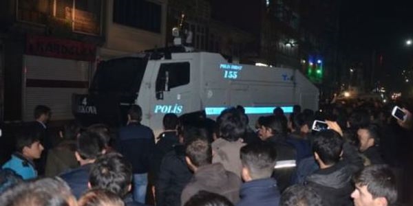 Polis Hakkari'de büyük alkış aldı