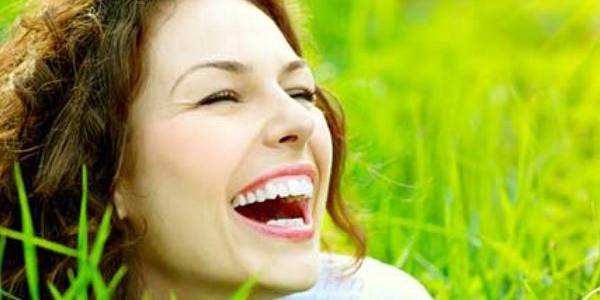 Gülmek acı ve ağrıyı azaltıyor!