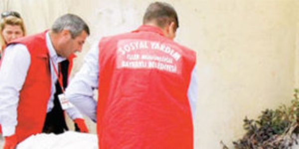 İktidar yoksul edebiyatı yapmıyor, onlara dokunuyor