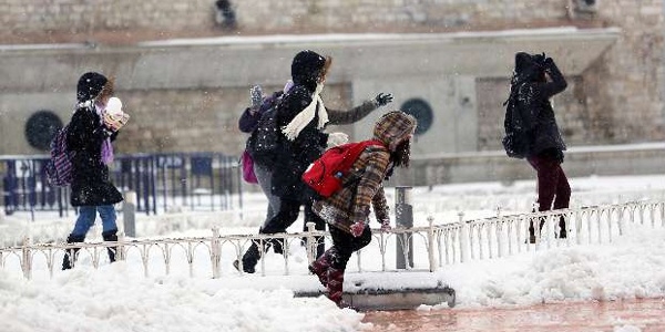İstanbul'da okullar tatil edildi