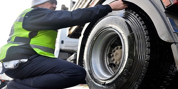 Kış lastiği takmayan 363 araca 190 bin lira ceza