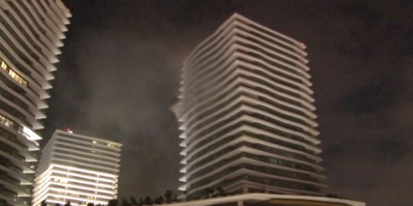 İstanbul'da dev AVM'de yangın!