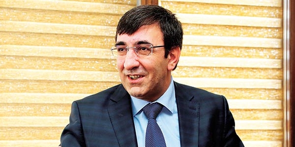 Paralel de terör de dini kullanıyor