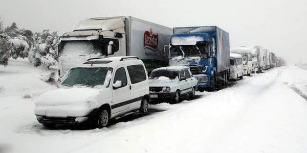 Kar ya nedeniyle ulama kapal olan yollar