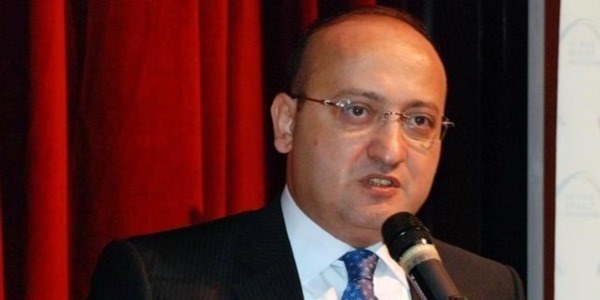 Akdoğan: Başbakanımız tam bir atom karınca