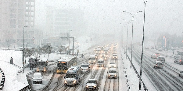 Kar ya stanbul trafiini rahatlatt