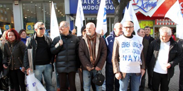 Aile hekimleri, nöbet uygulamasını protesto etti